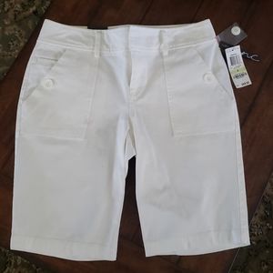 NWT Inc regular fit short